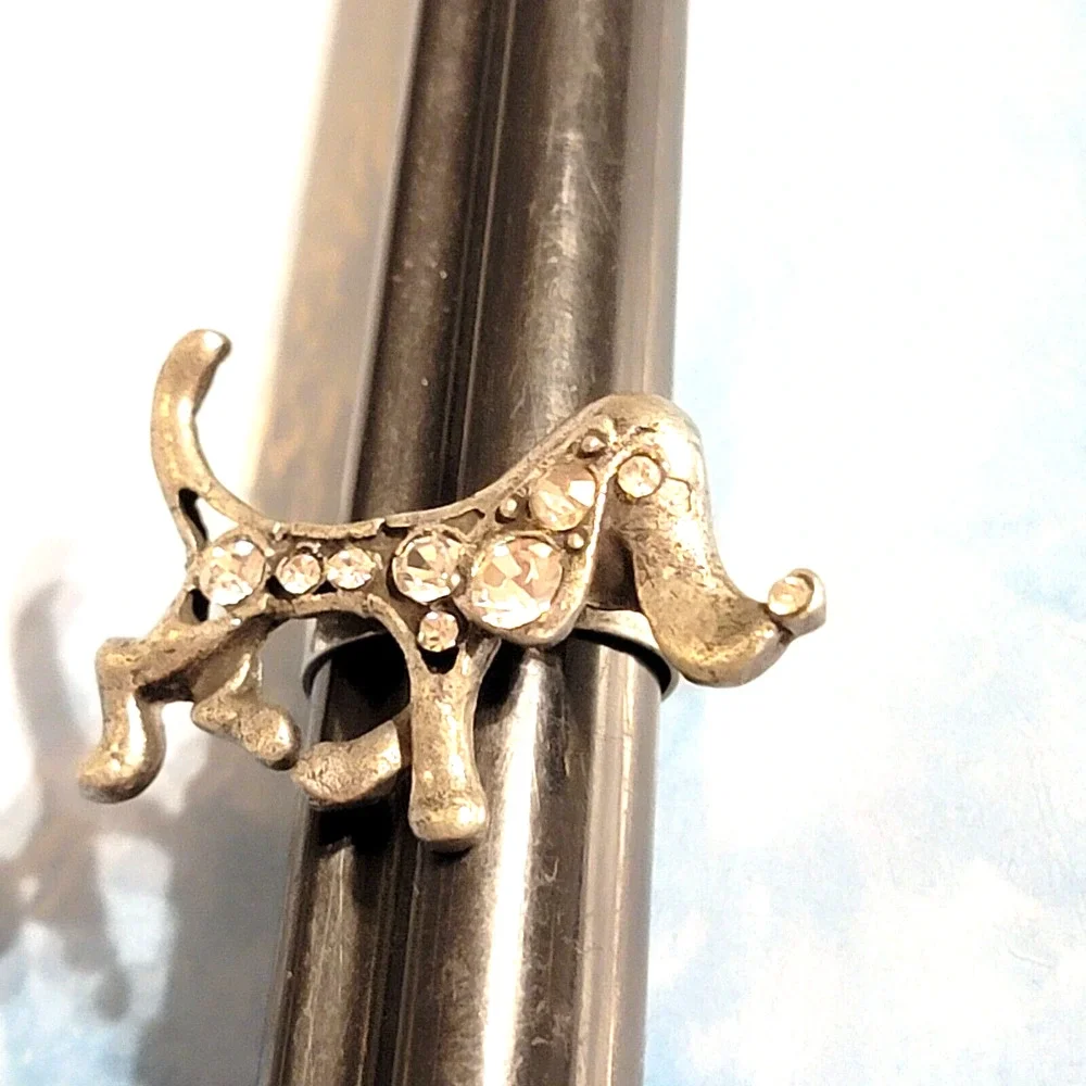 Vintage Dachshund Hound Dog Rhinestone Adjustable Ring, Silver-tone & Glass r-39